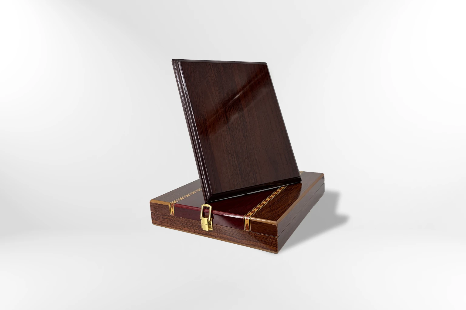 هرآنچه باید درباره ساخت لوح تقدیر بدانید